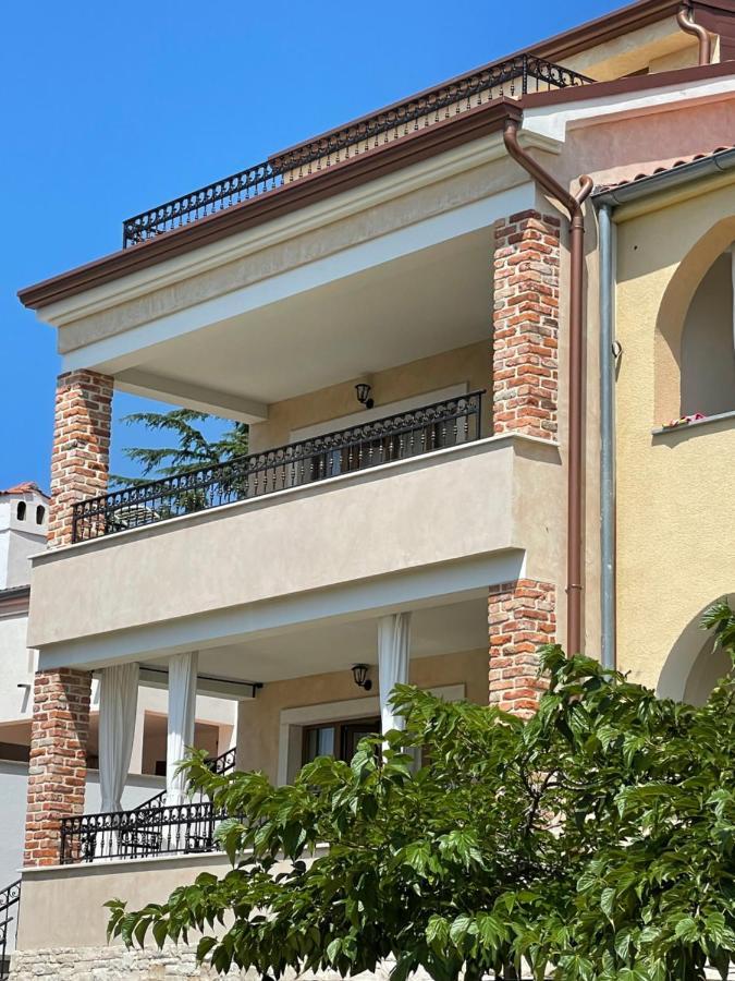 Apartments Sanja Pinezići Exterior foto